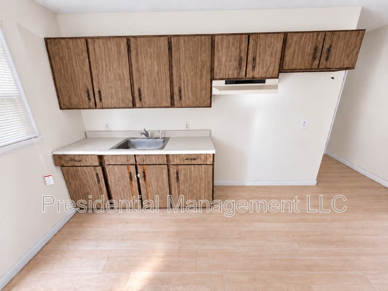 Waterbury Condo: 34 Royal Oak Dr