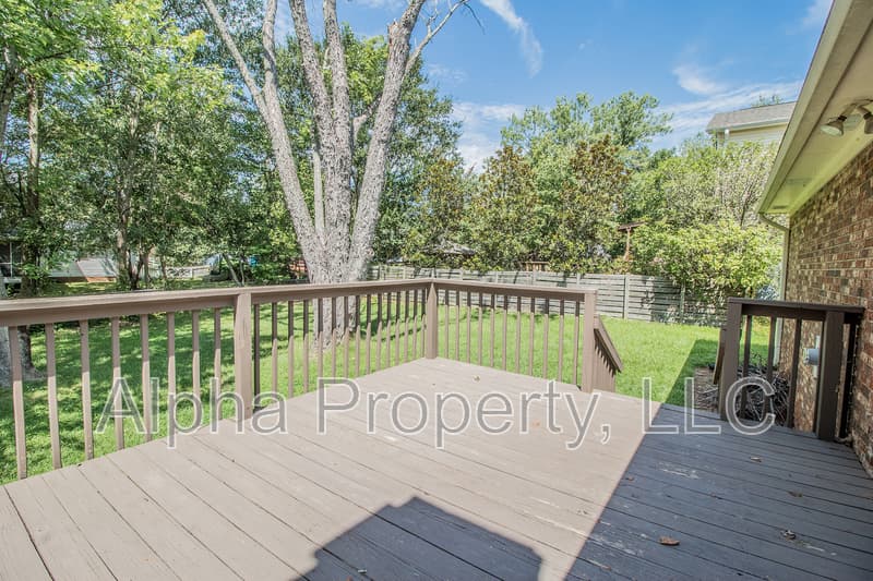 Greer House: 102 Ticonderoga Drive