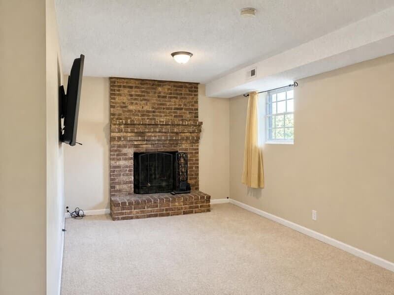 Hixson House: 1606 Lisa Lynn Dr