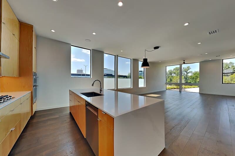 Dallas House: 103 Forest Star Dr