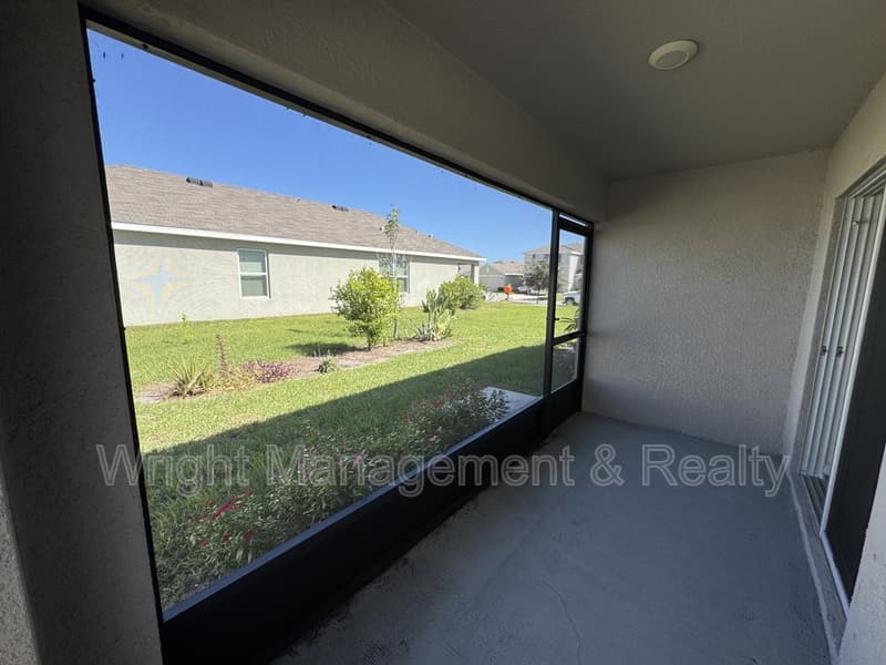 Wimauma House: 5586 Logan Cave Avenue