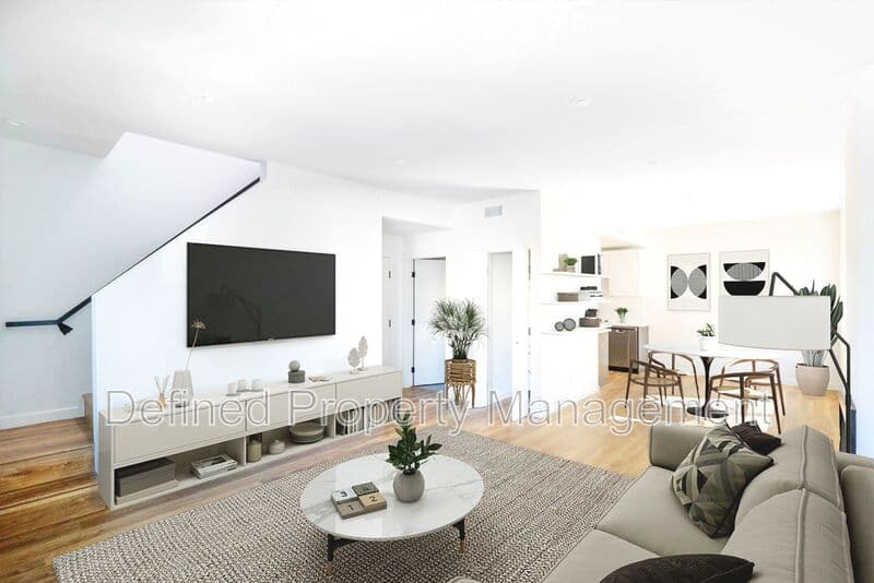 Los Angeles Condo: 6120 Eleanor Ave