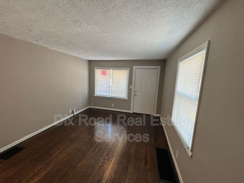 Hamilton House: 1255 Hooven Avenue