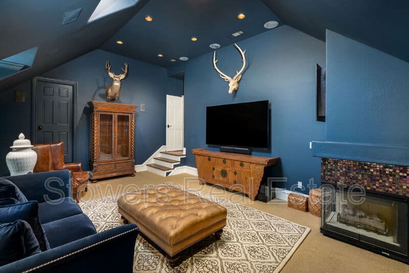 Danville House: 4482 Deer Ridge Rd