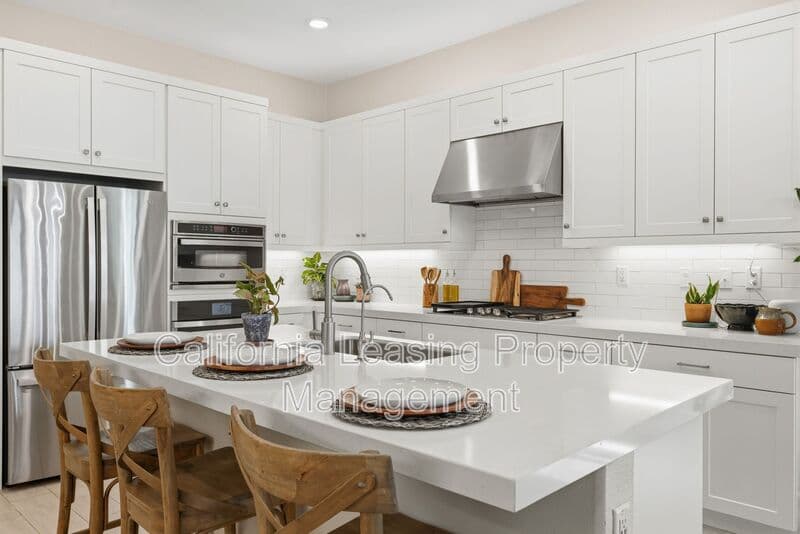 Valencia House: 27233 Red Willow Court