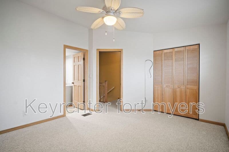 Fort Myers Beach House: 894 Buttonwood Dr