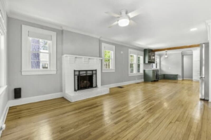 Southern Pines House: 280 East Ohio Avenue