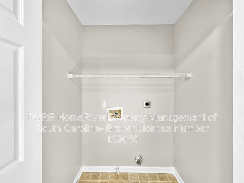 Lexington House: 108 Flyer Ct