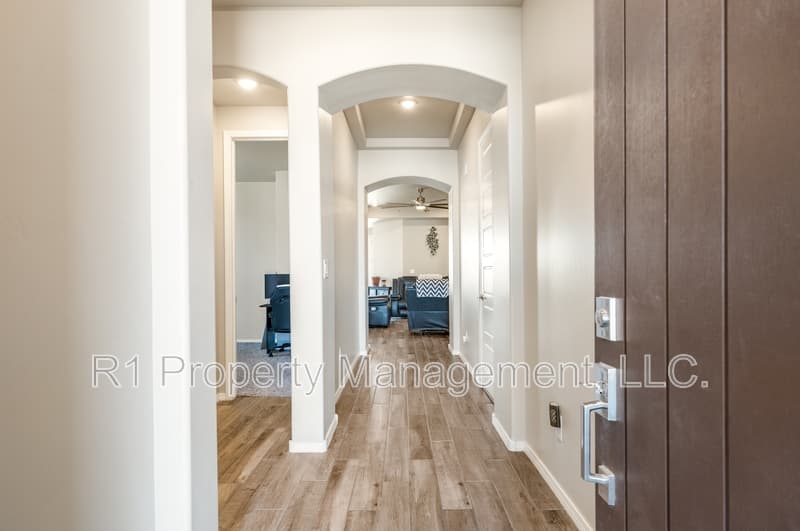 Los Lunas House: 3771 Santa Fe Trail