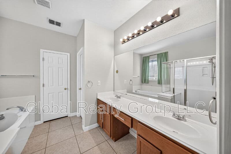 San Antonio House: 20614 Cliff Park Ln