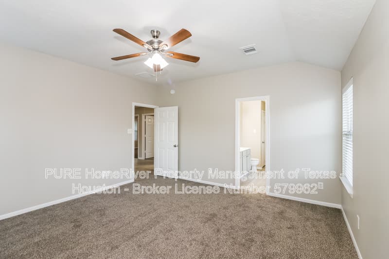 Fresno House: 2131 Chelsea Vale Dr