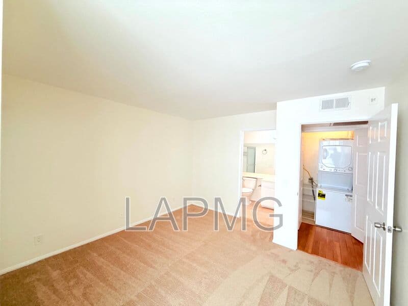 Studio City House: 4202 Tujunga Ave