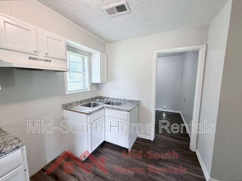 Memphis House: 3431 Rebeh Rd
