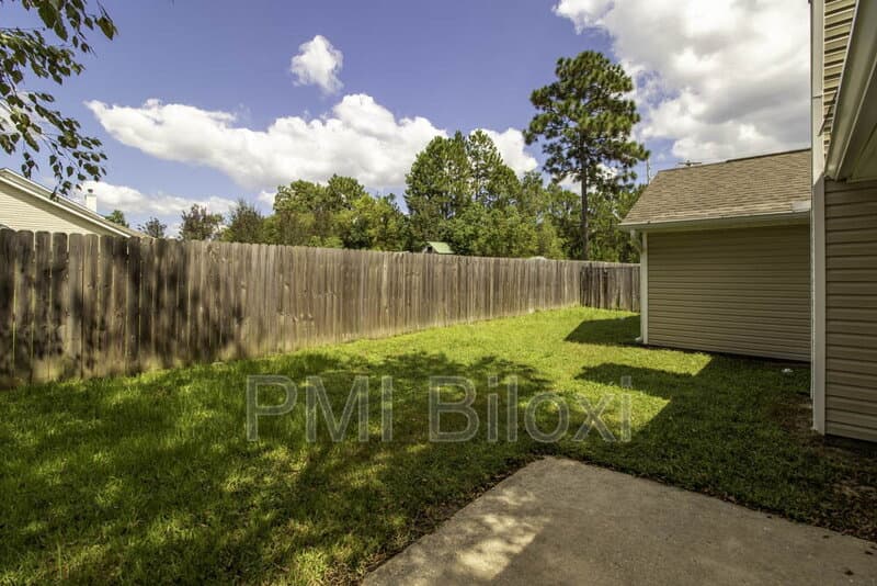 Gulfport House: 18026 Cypress Pointe Drive
