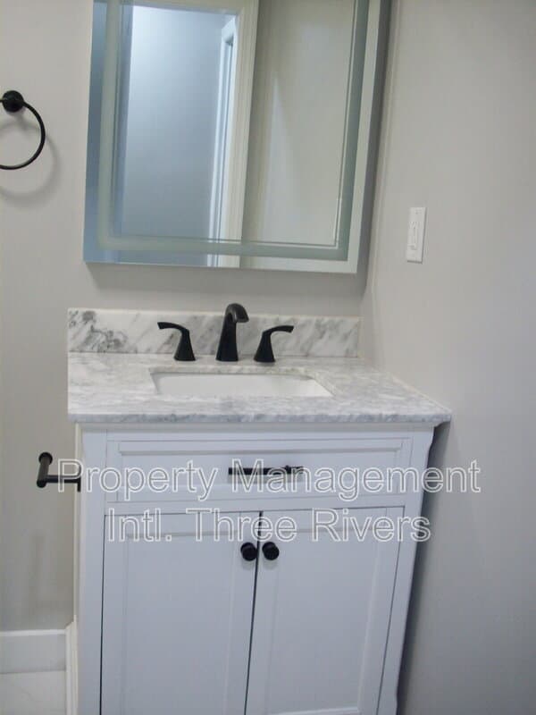 Braddock Condo: 122 Pattison Avenue