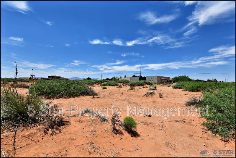El Paso House: 14101 Koshare Ct
