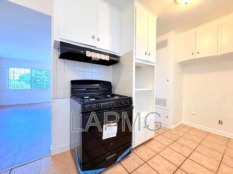 Lynwood House: 11185 Carson Drive