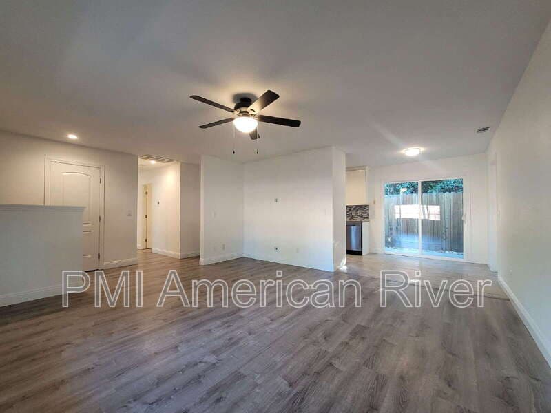 Sacramento House: 2815 Santa Buena Wy