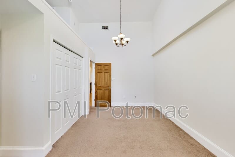 Washington Condo: 1952 Calvert Street Northwest