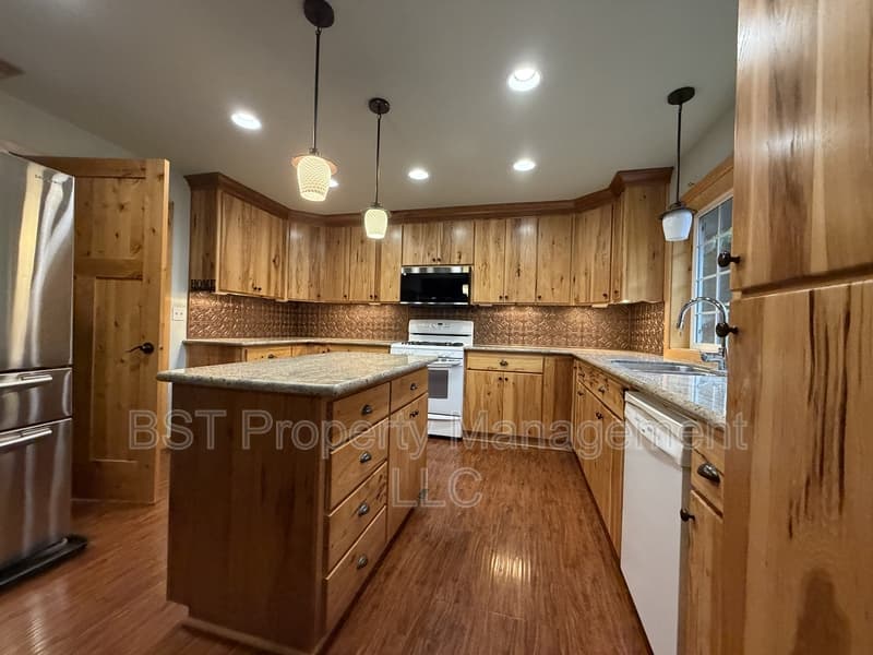 Silverton House: 418 Koons Street