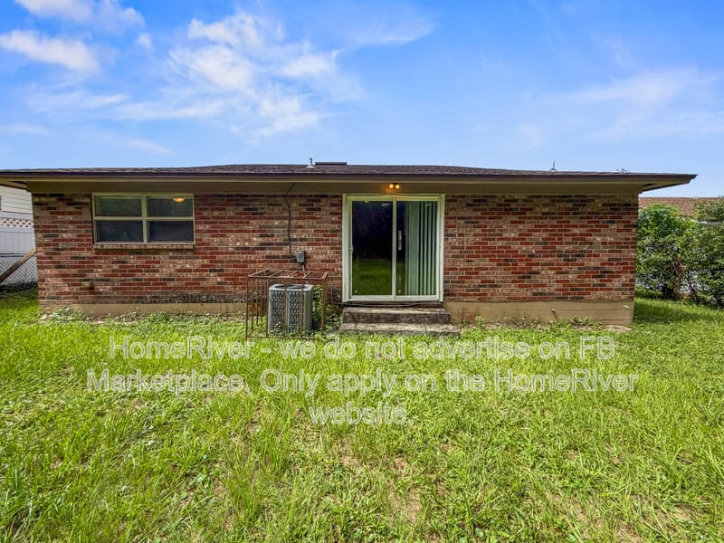 Jacksonville House: 9525 Spottswood Rd