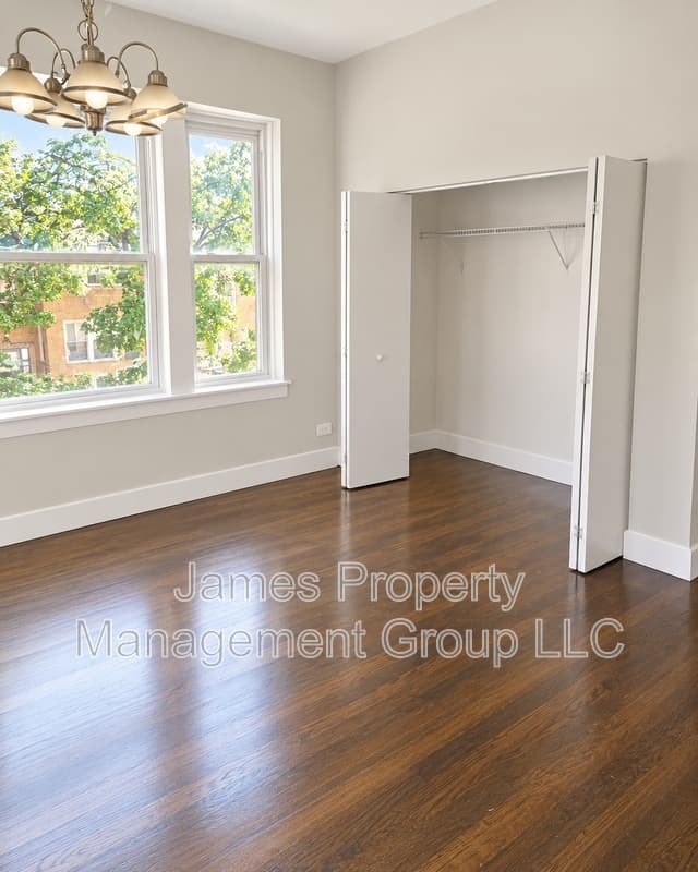 Chicago Condo: 3900 Christiana Ave Unit 2
