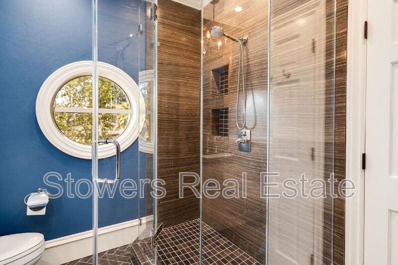 Danville House: 4482 Deer Ridge Rd
