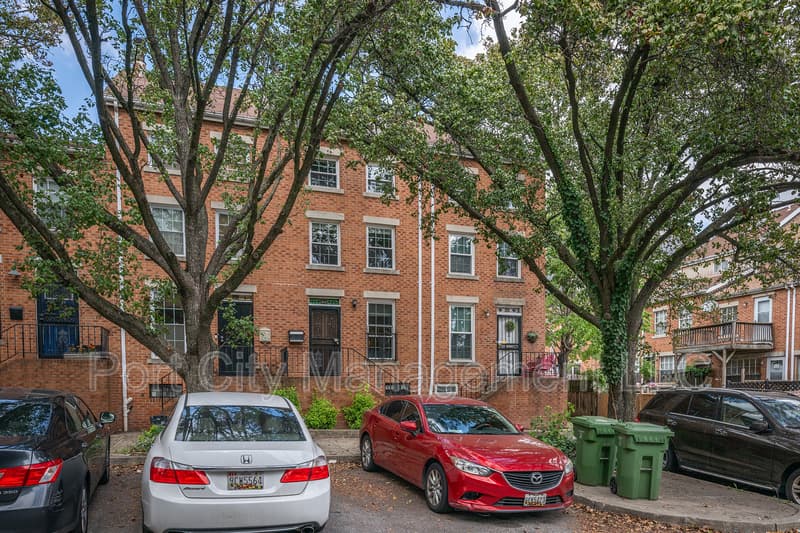 Baltimore Townhome: 1814 East Fairmount Avenue