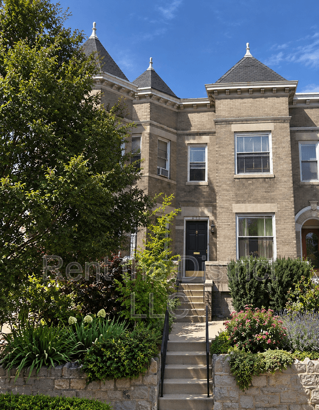 Washington Townhome: 413 T Street NW
