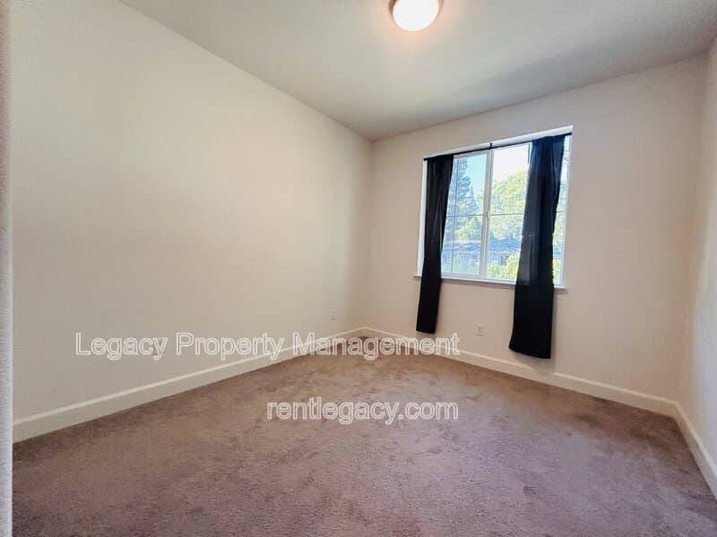 Vacaville House: 320 Fruitvale Rd