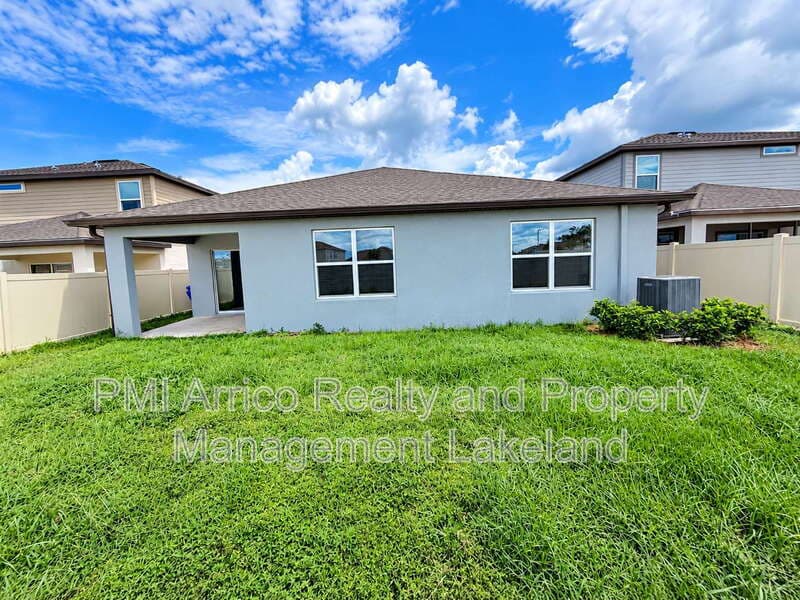 Lakeland House: 5414 Keaton Springs Drive
