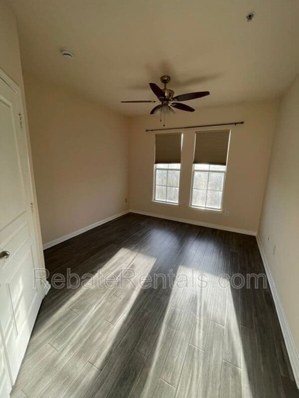Jacksonville Condo: 8290 Gate Parkway W