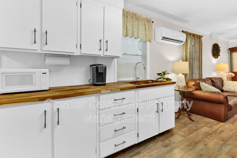 Rincon House: 304 East Fourth Street