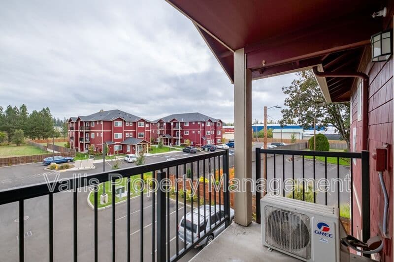 Molalla Condo: 13001 S Crompton Lane