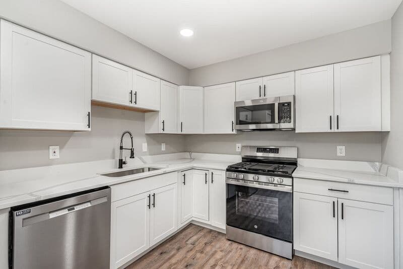 Fredericksburg House: 10701 Houck Dr