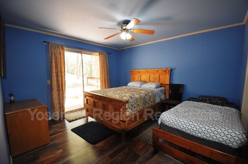 Groveland House: 20415 Pine Mountain Drive