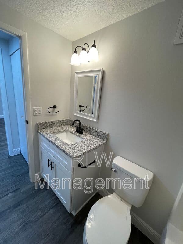 Eustis Condo: 611 Mount Homer Rd