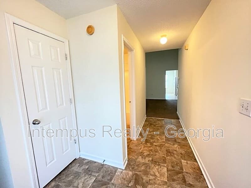 Snellville House: 4389 Persian Ct