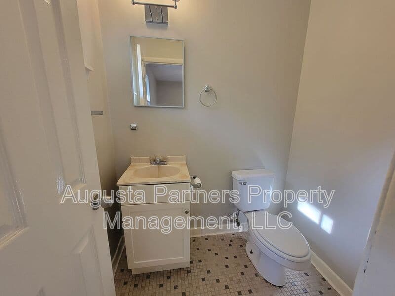 Martinez House: 225 Pecan Dr