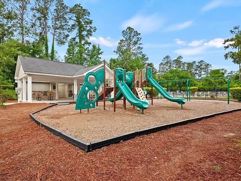 Richmond Hill House: 252 Cottonham Ct