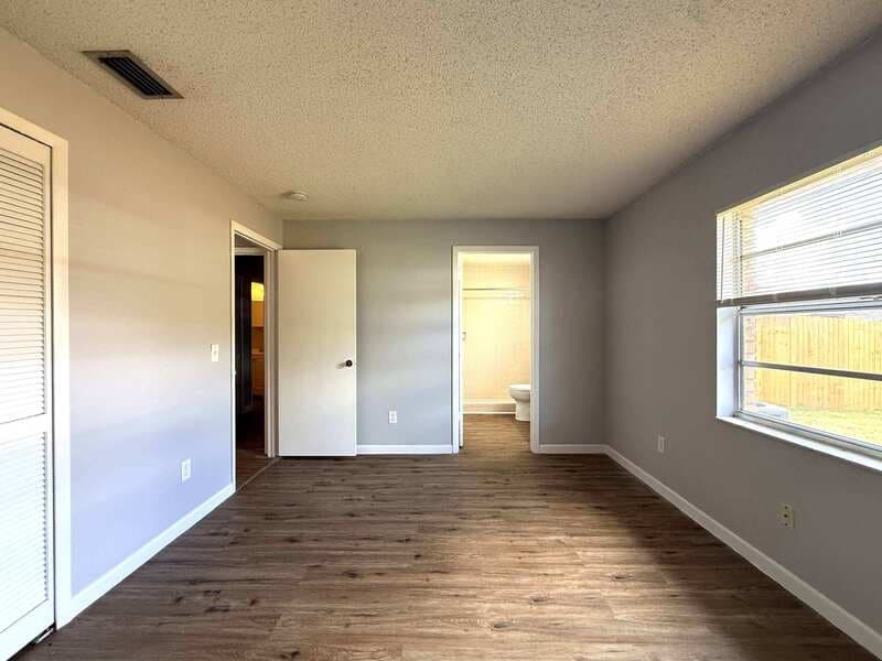 Brandon Condo: 3202 Bloomingdale Villas Court -3202
