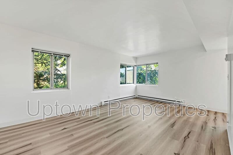 Portland House: 2174 NW Davis St
