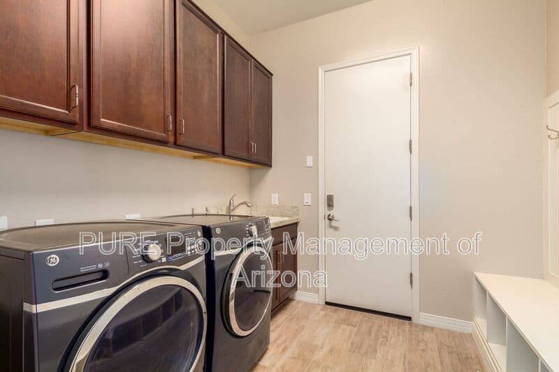 Scottsdale House: 12445 E Becker Ln
