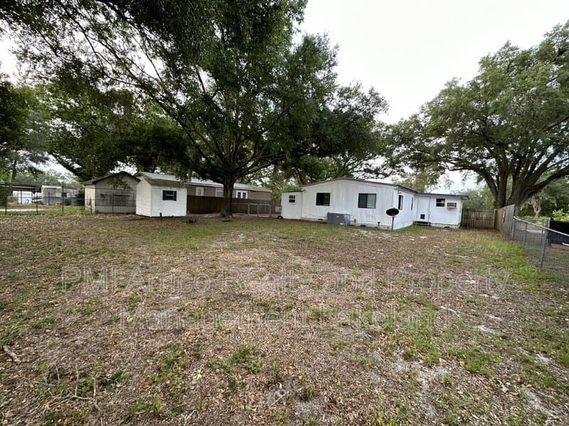 Polk City House: 5444 Jericho Ave