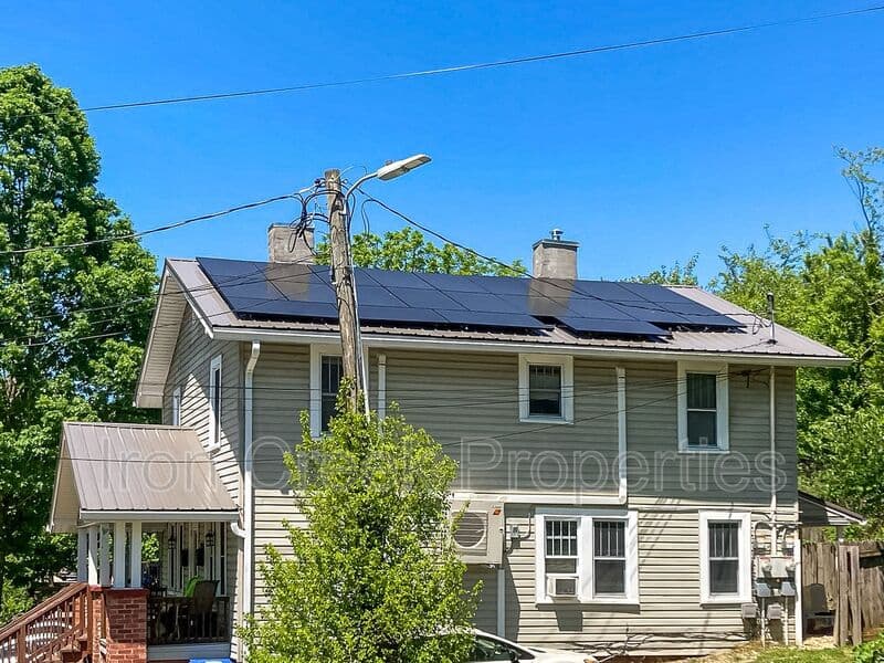Asheville House: 10 Latta Street