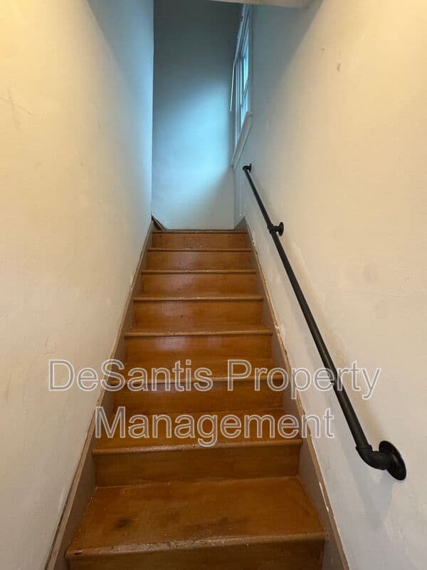 Pittsburgh Condo: 2450 Starkamp Street