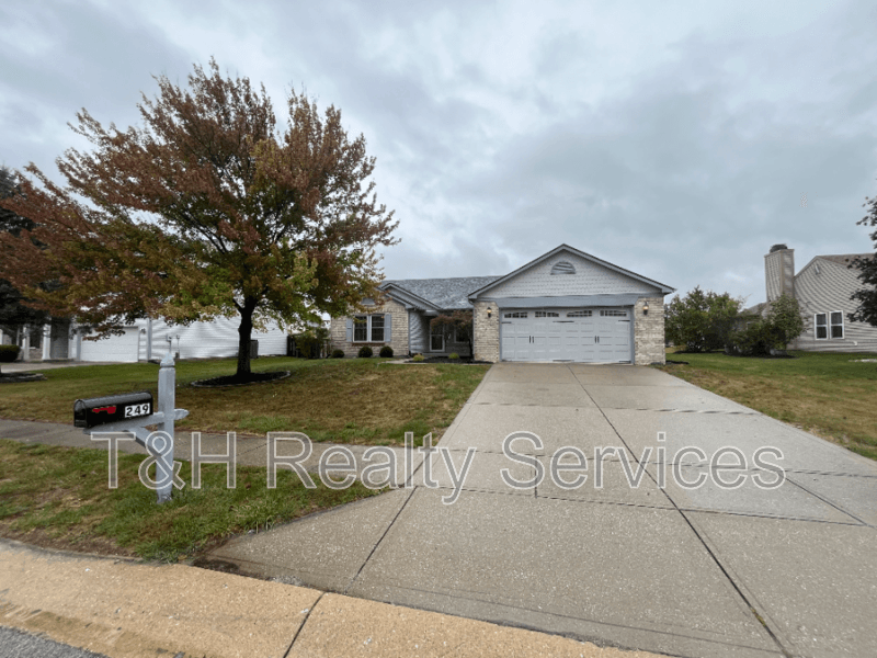 Mooresville House: 249 Pineview Drive