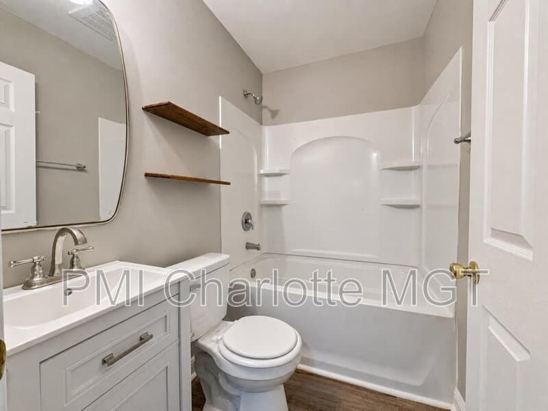 Charlotte House: 614 Marsh Rd