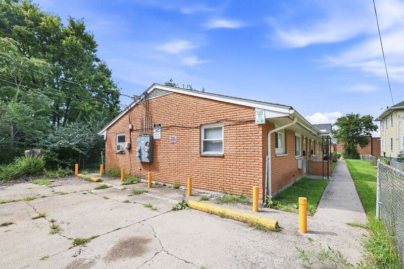 Dayton House: 2646 Home Ave
