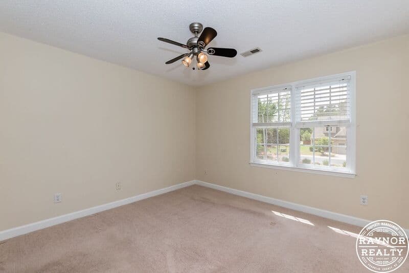 Wake Forest House: 1022 S Main St